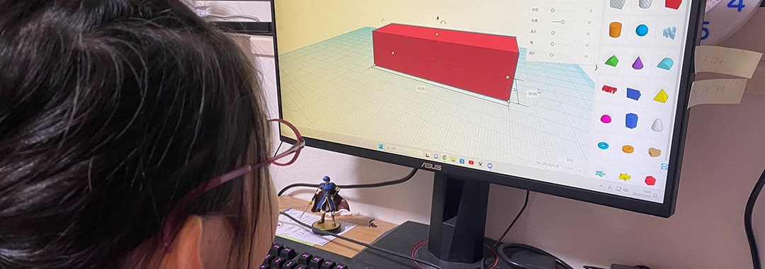 プログラミングを学ぶ子供